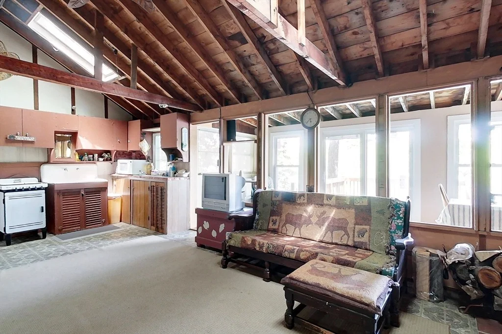 Photo of 33 Watatic Pond Rd