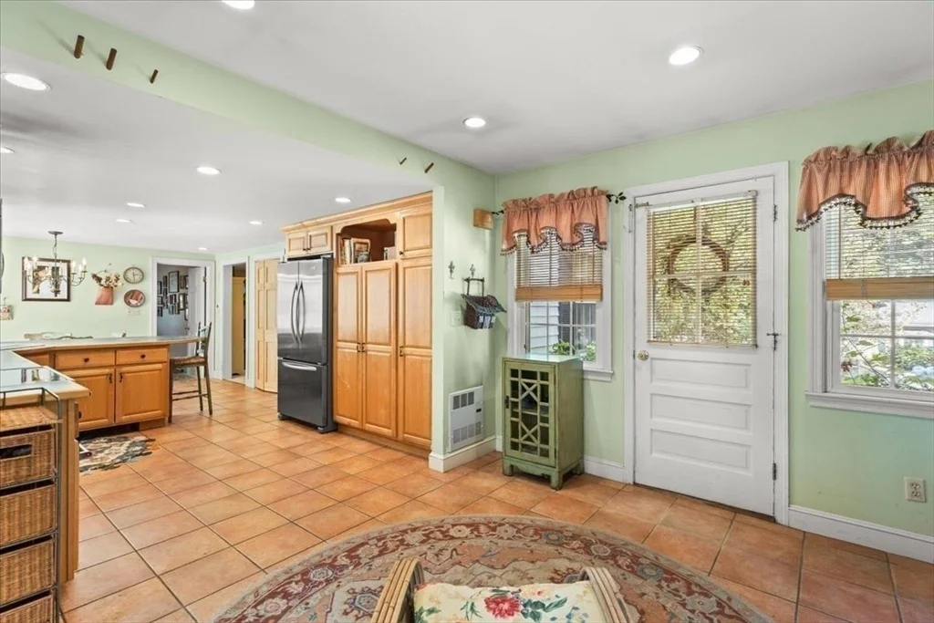 Photo of 15 Felch Rd