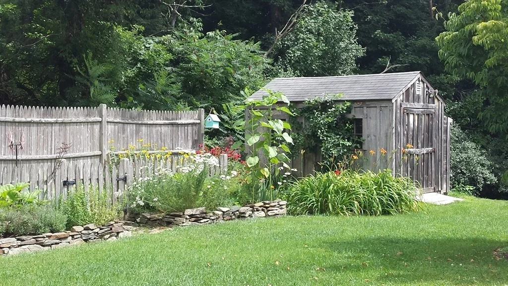 Photo of 298 Torrey Rd