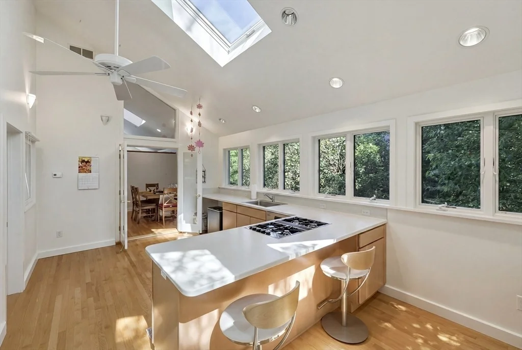 Photo of 10 Cortland Dr