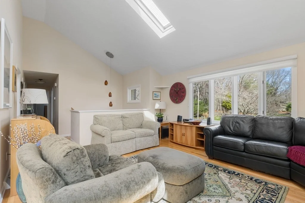 Photo of 14 Borderland Rd