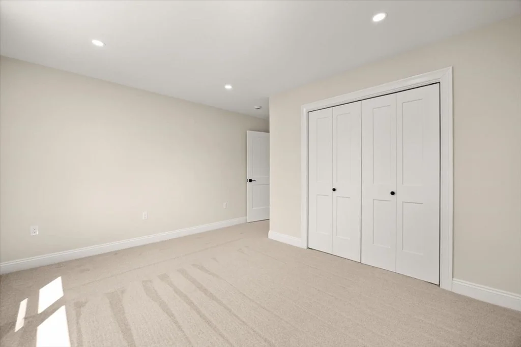Photo of 12 Valley Run Dr