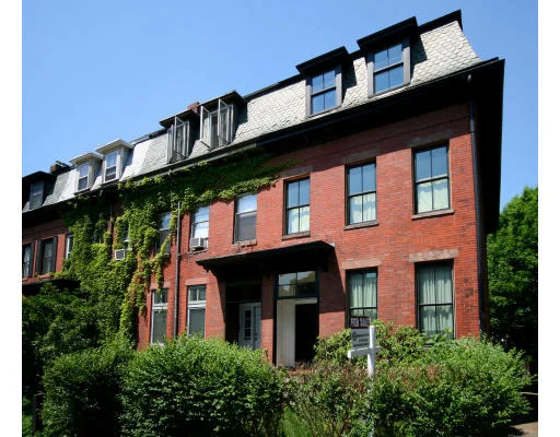 Photo of 413 Broadway