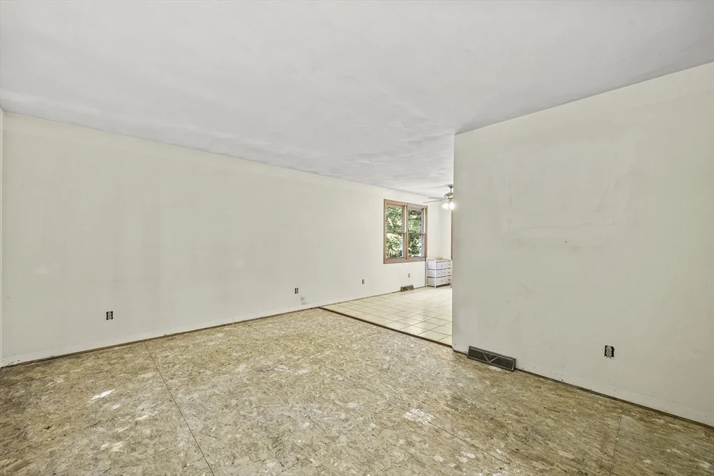 Photo of 800 Town Farm Rd