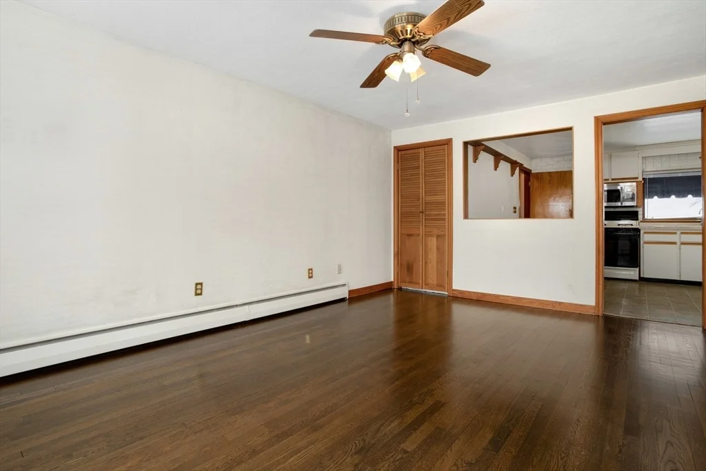 Photo of 6 Laurine Rd