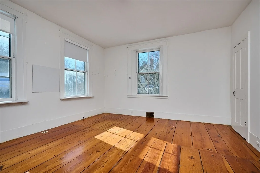 Photo of 100 Depot Rd