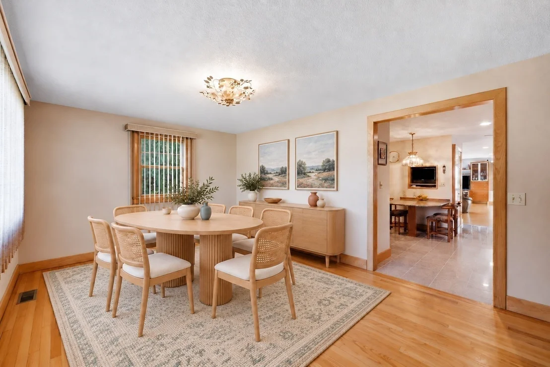 Photo of 98 Meadowlark Dr