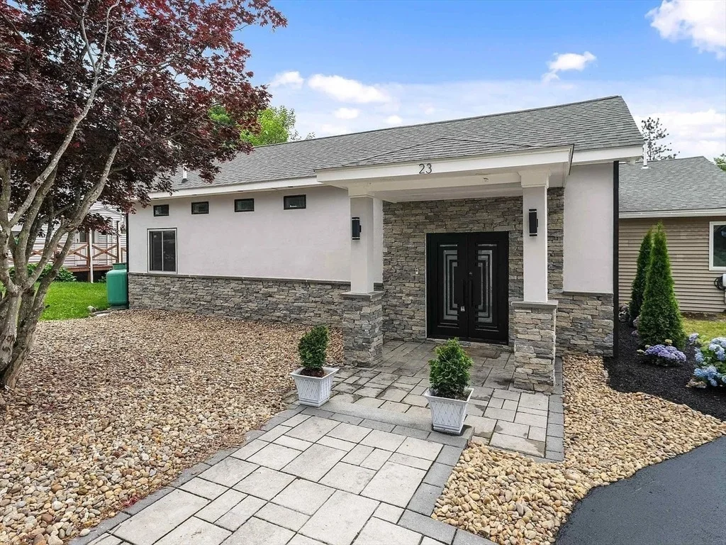 Photo of 23 Cove Rd