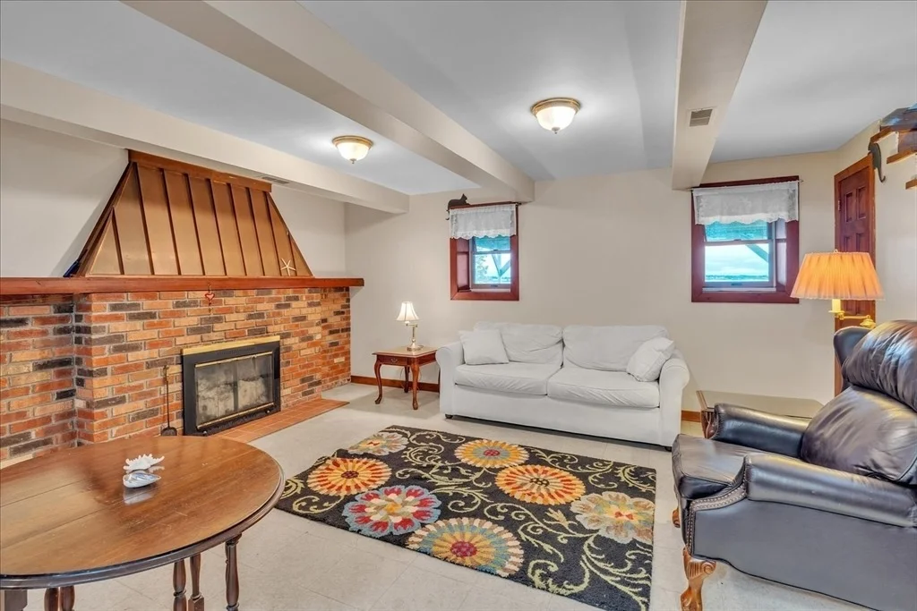 Photo of 376 Parkside Dr