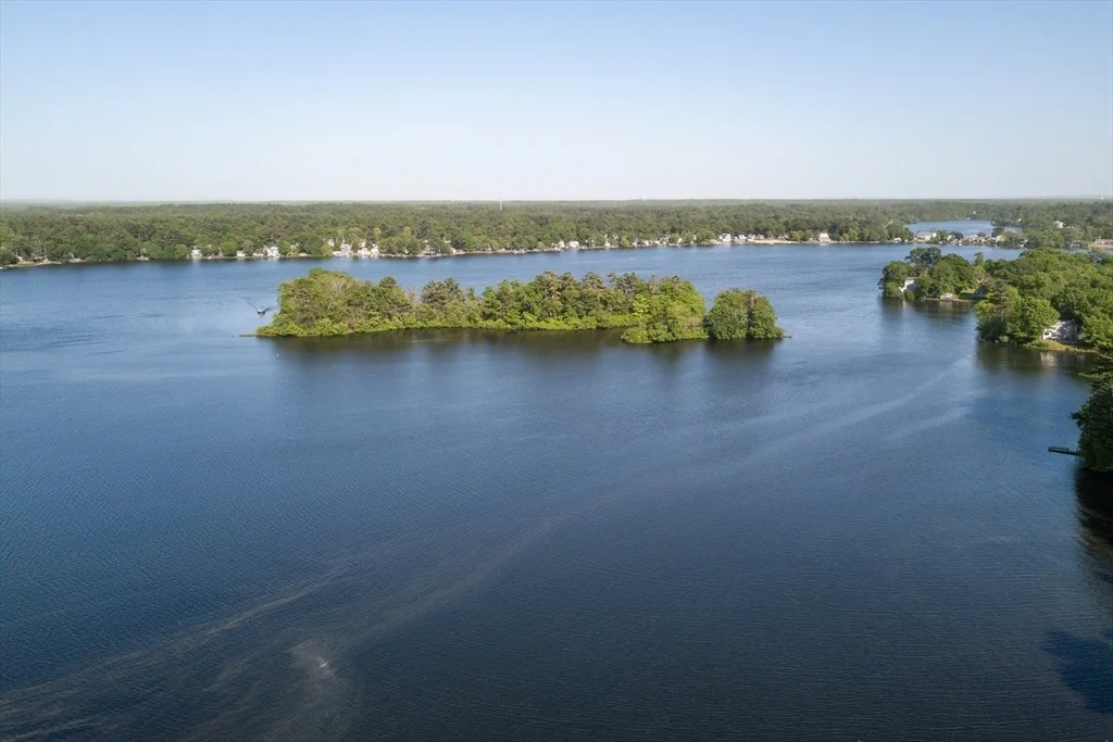Photo of 254 Lakeside Road