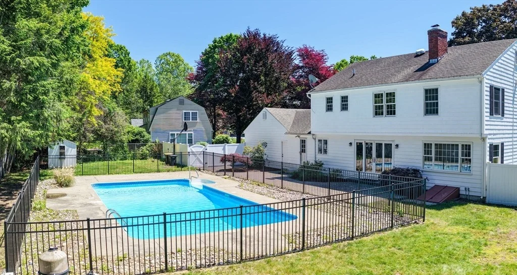 Photo of 252 Pinewood Drive
