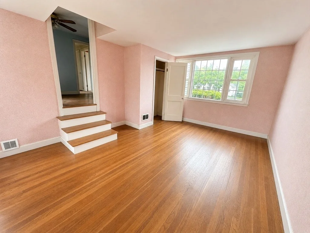 Photo of 63 Oak St