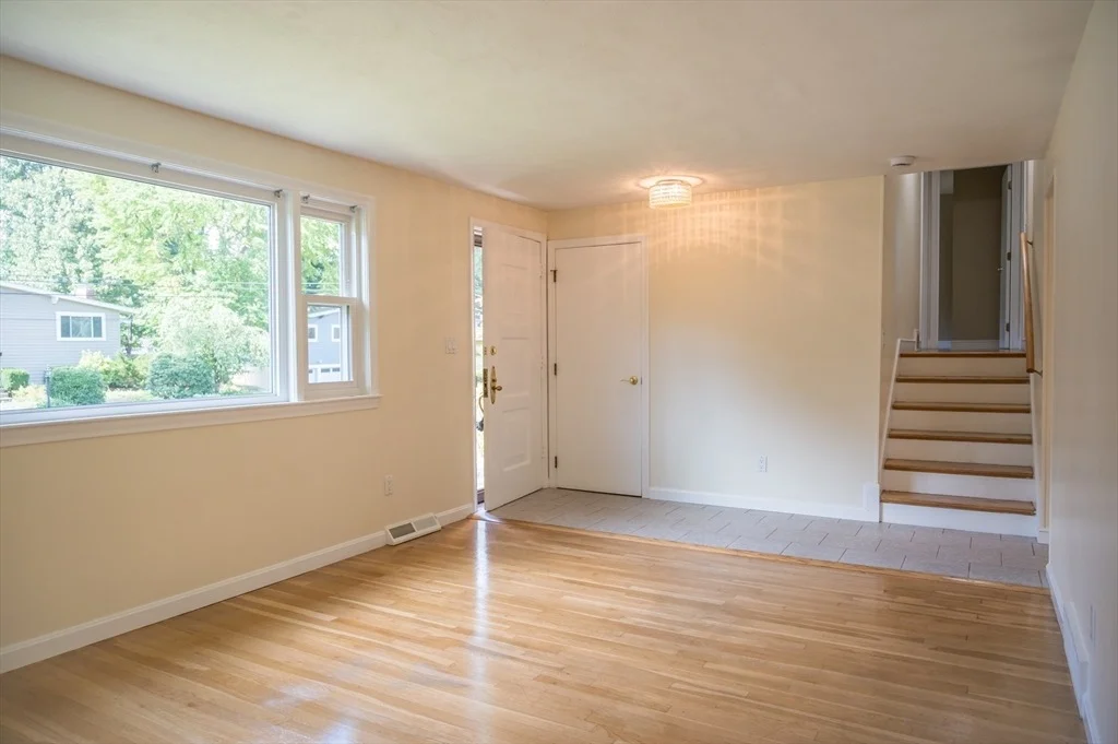 Photo of 21 Debra Ln