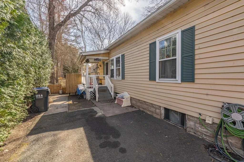 Photo of 27 Fairview Ave