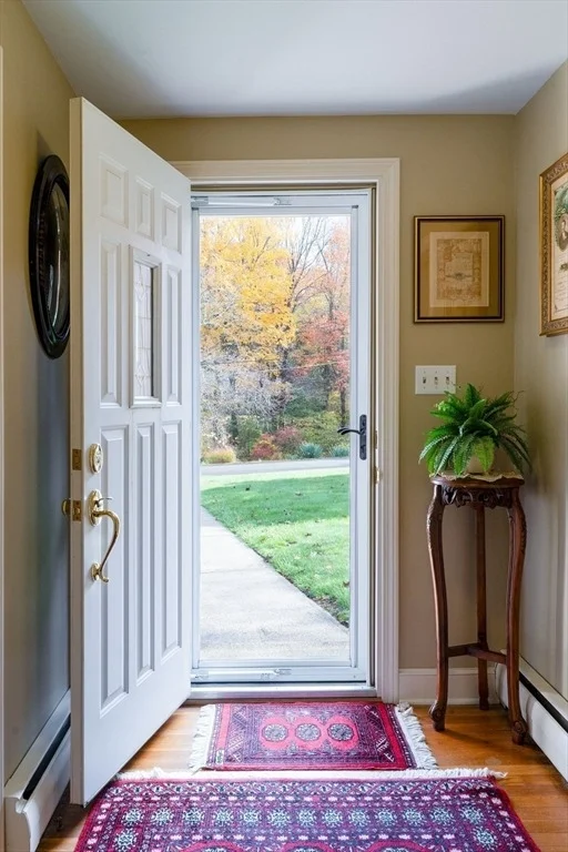 Photo of 1 Leslie Ln
