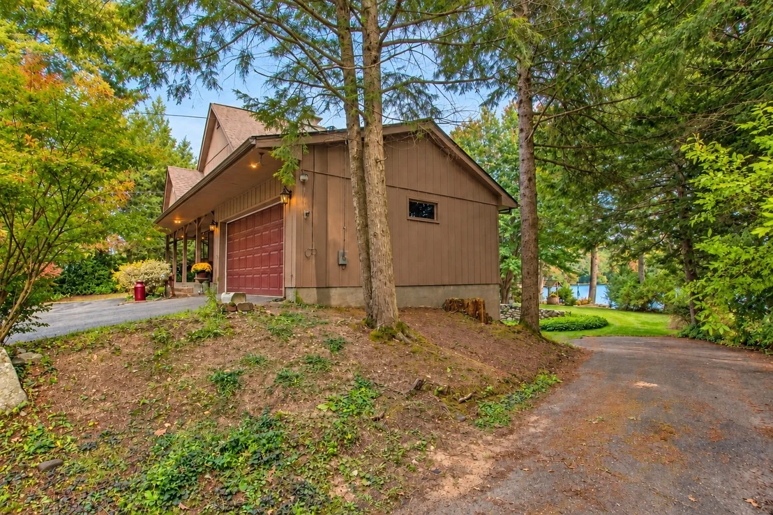 Photo of 64 Lakeshore Dr