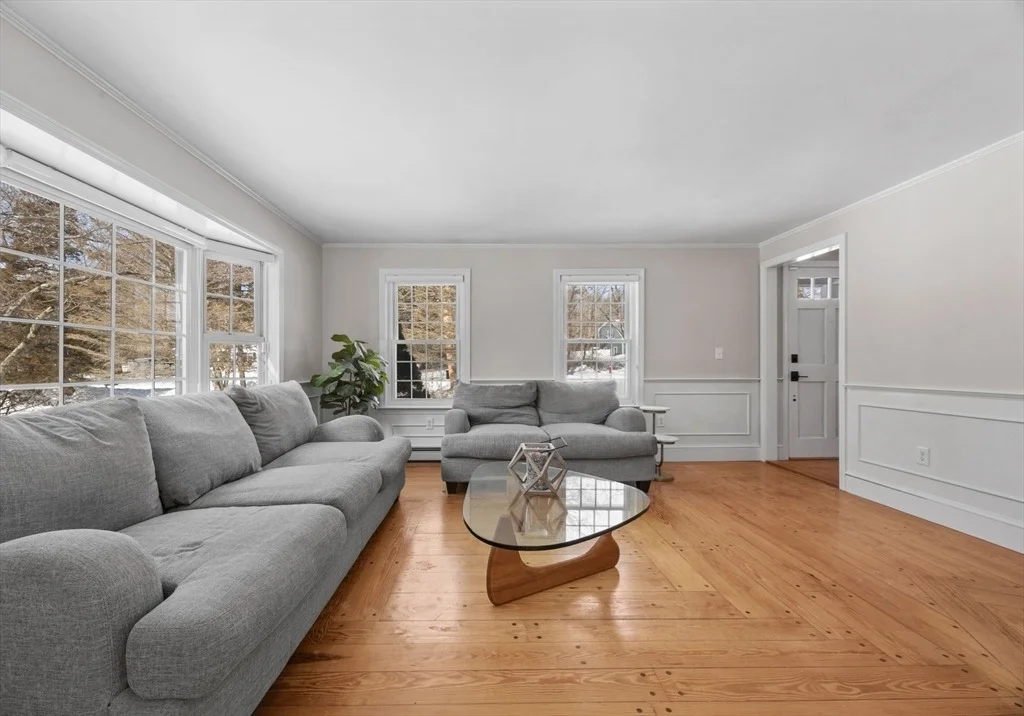 Photo of 935 King St