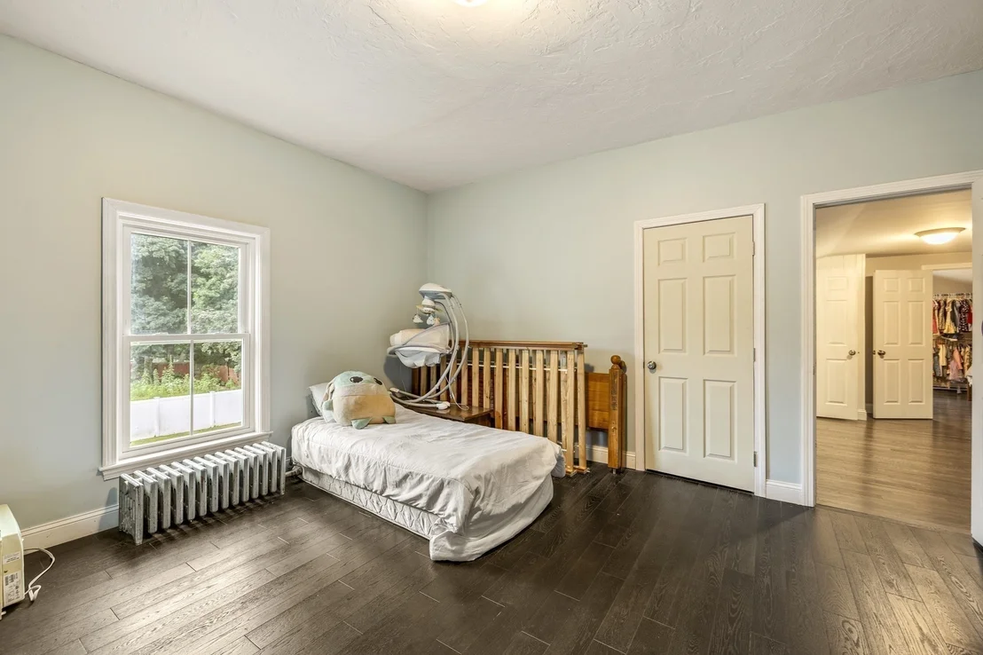 Photo of 1255 Main St
