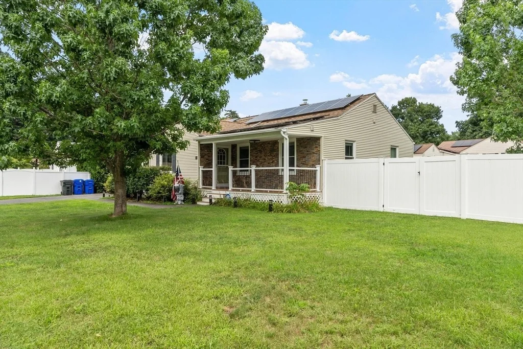 Photo of 15 Pinebrook Dr