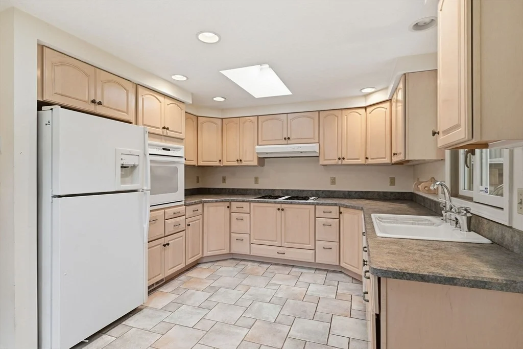 Photo of 47 Fenway Dr