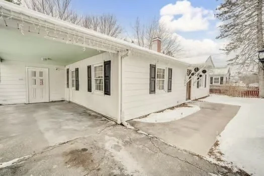 Photo of 132 Croyden Ter