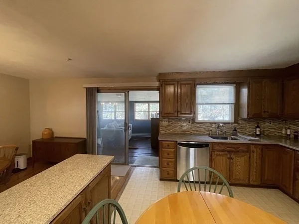 Photo of 4 Fernandez Circle