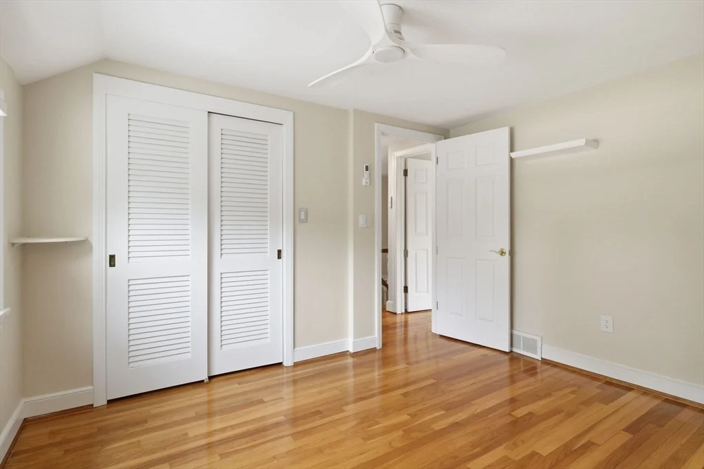 Photo of 107 Viscount Rd