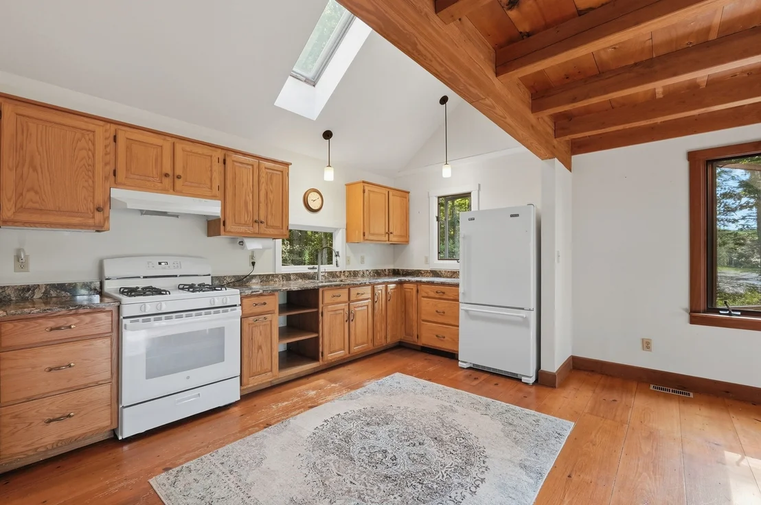 Photo of 488 White Rd