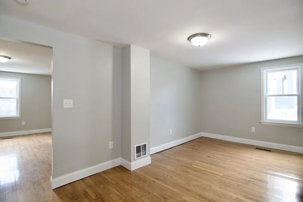 Photo of 63 Bay St