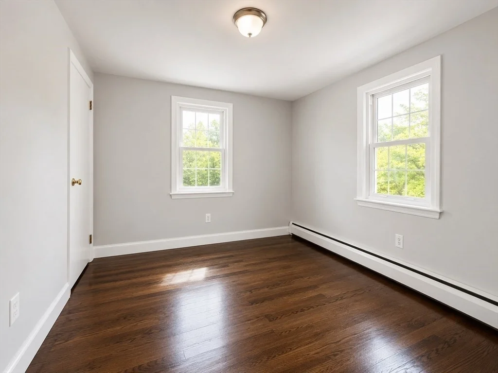 Photo of 84 Hinckley Cir