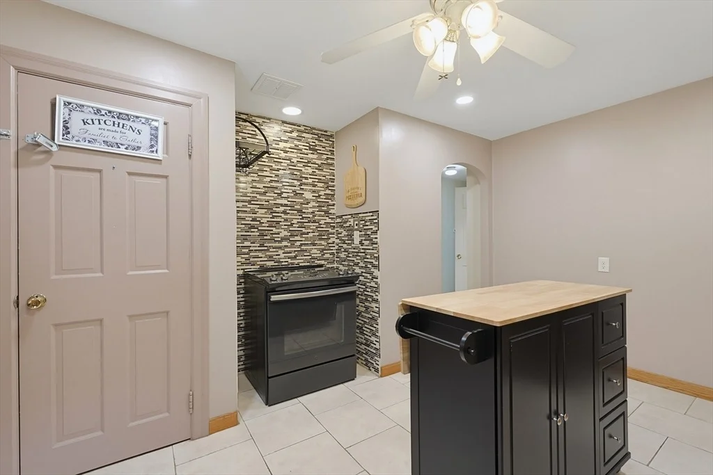 Photo of 156 Hampton St