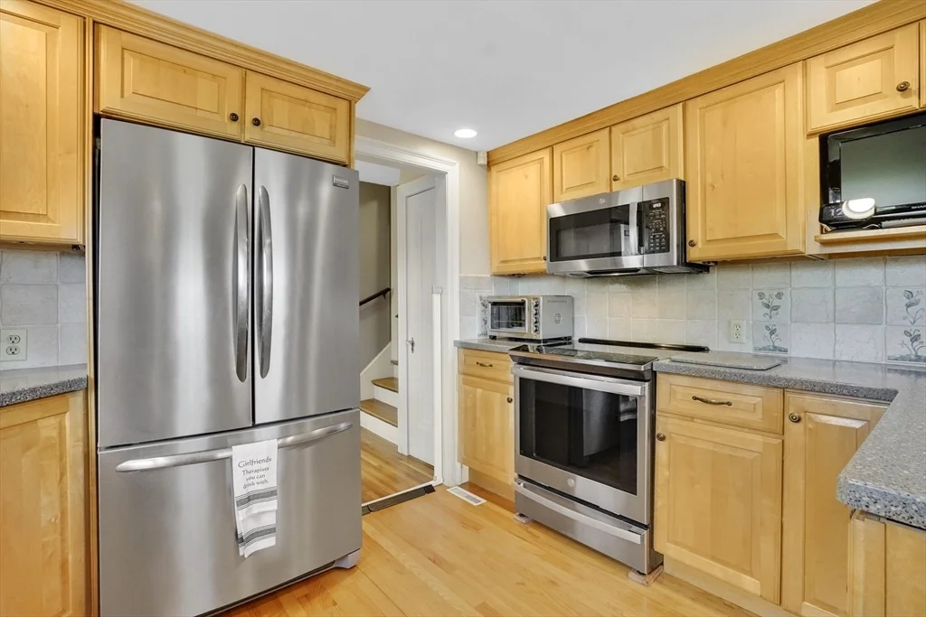 Photo of 146 Bellevue Ave