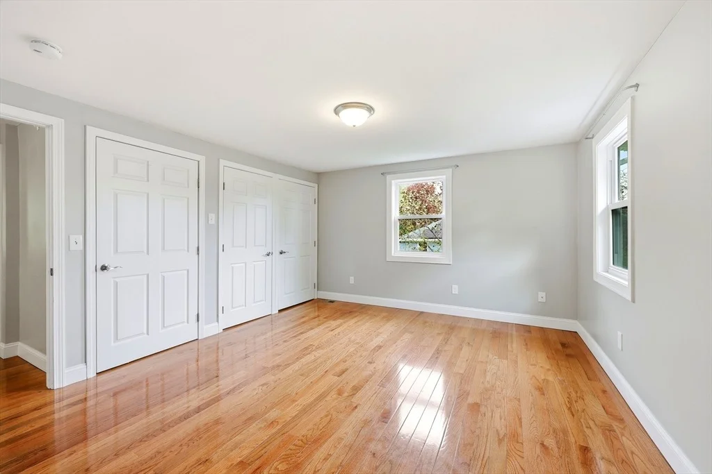 Photo of 1185 Bay Road