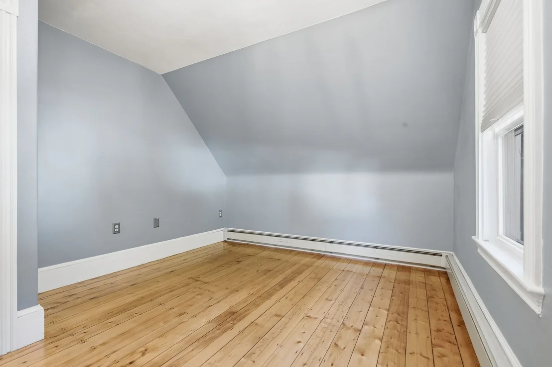 Photo of 10 Eaton St