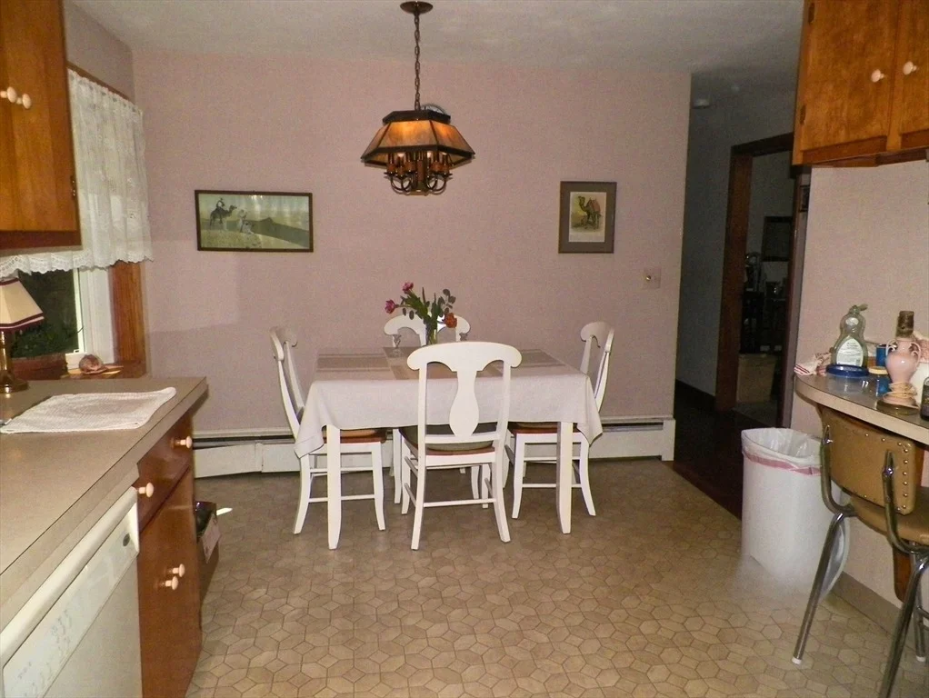Photo of 7 Maple Ln
