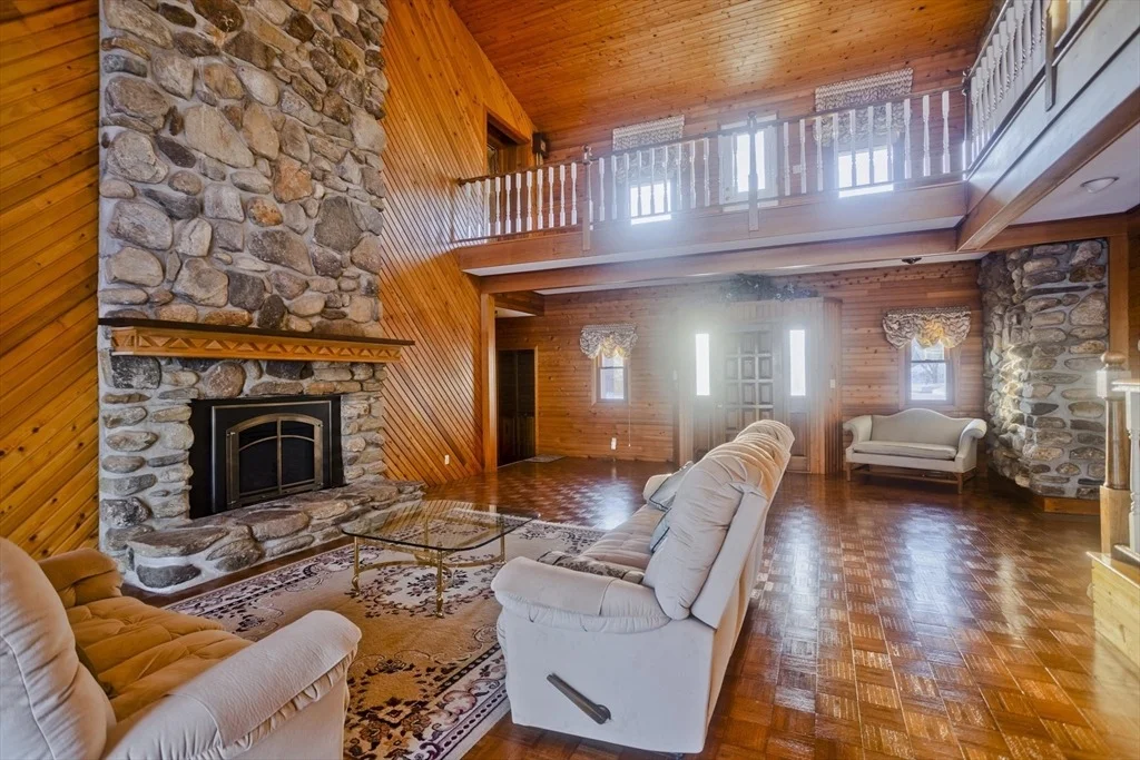 Photo of 119 Oakridge St.