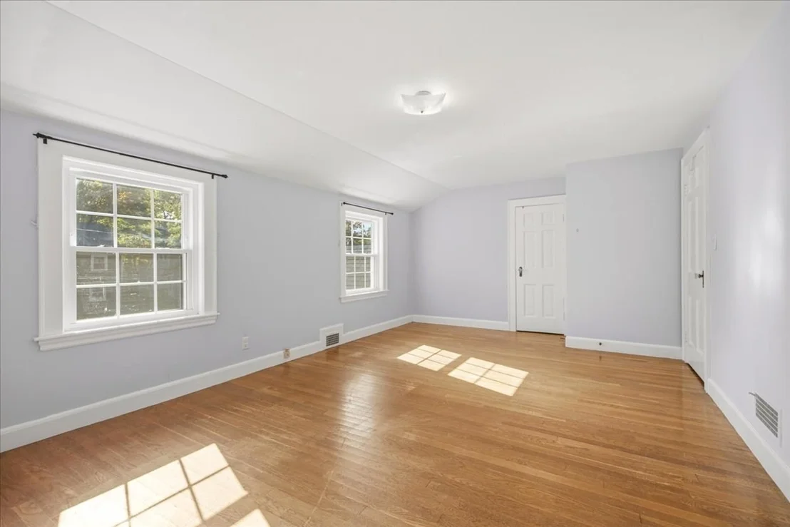 Photo of 77 Payson Rd