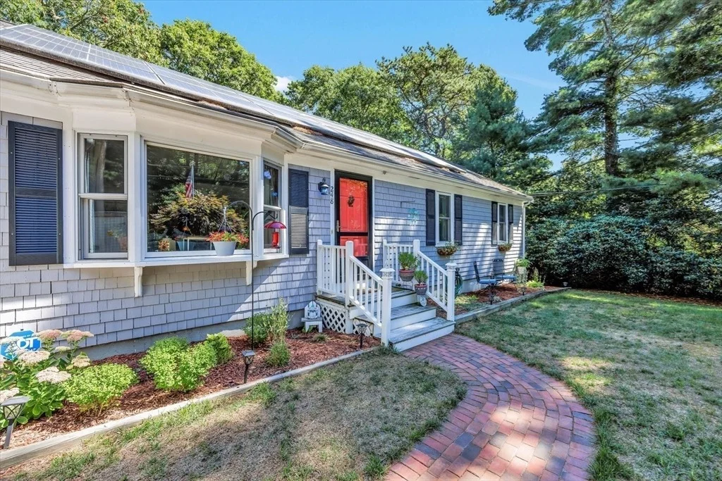 Photo of 248 Mashpee Neck Rd