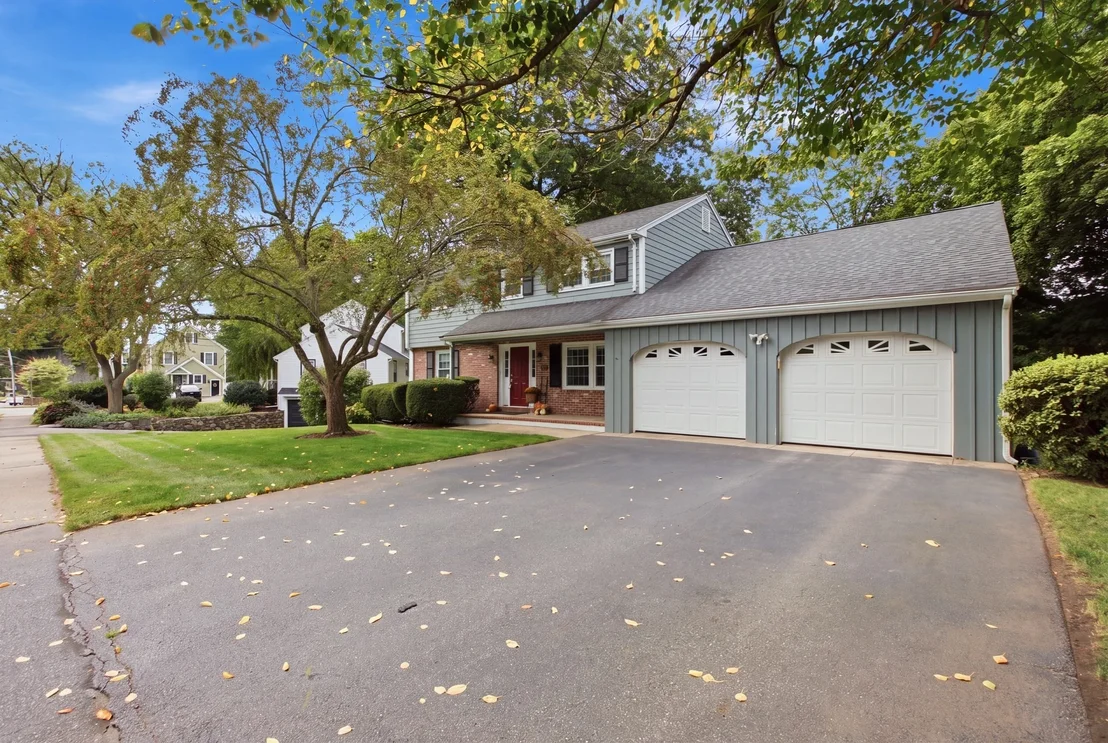Photo of 10 Red Gate Ln