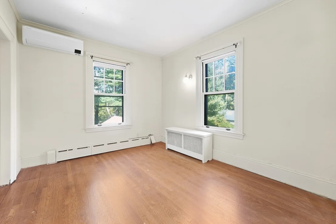 Photo of 98 Bellevue Ave