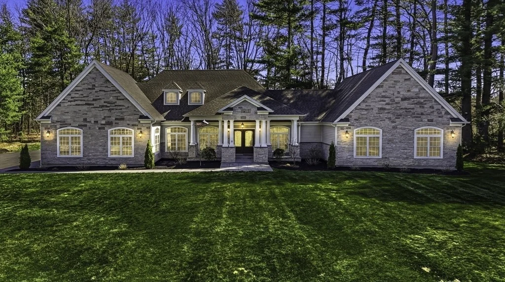 Photo of 11 Fairway Dr