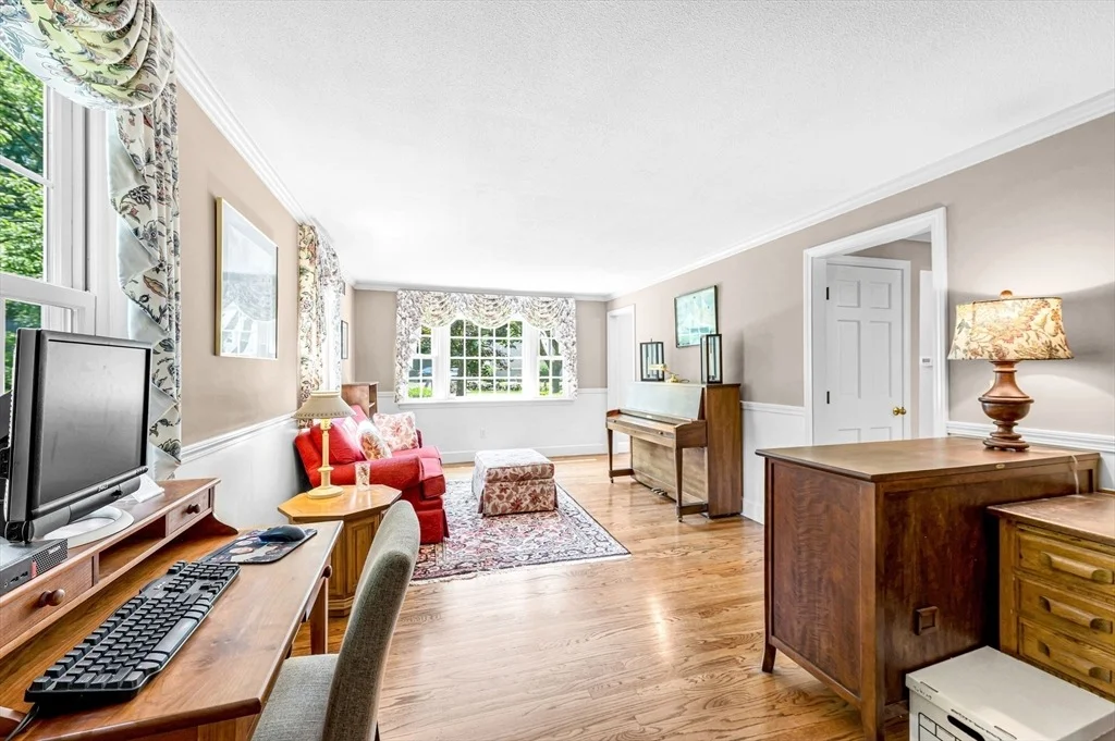 Photo of 6 Brookmont Dr