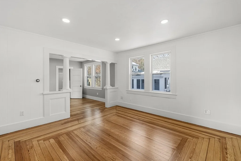 Photo of 2 Oakdale St