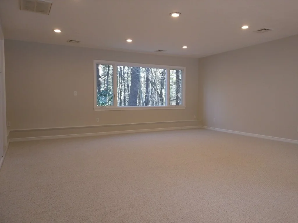 Photo of 48 Willard Grant Rd