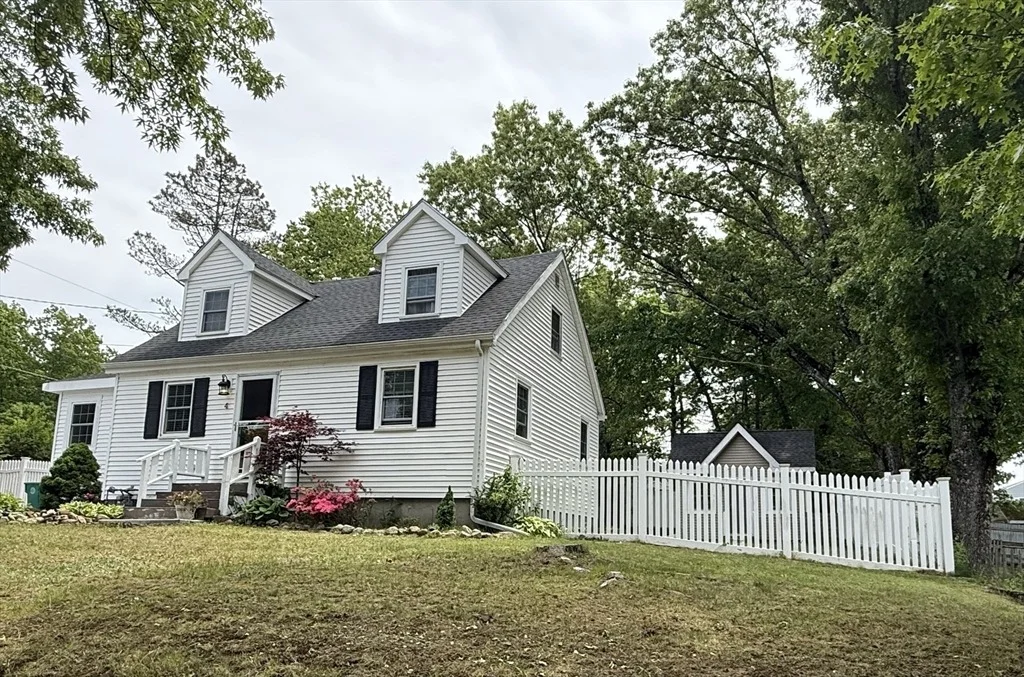 Photo of 4 Robin Rd