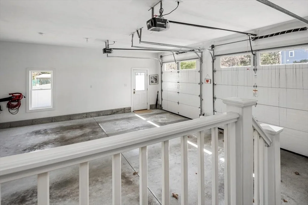Photo of 7 Peter Hobart Dr