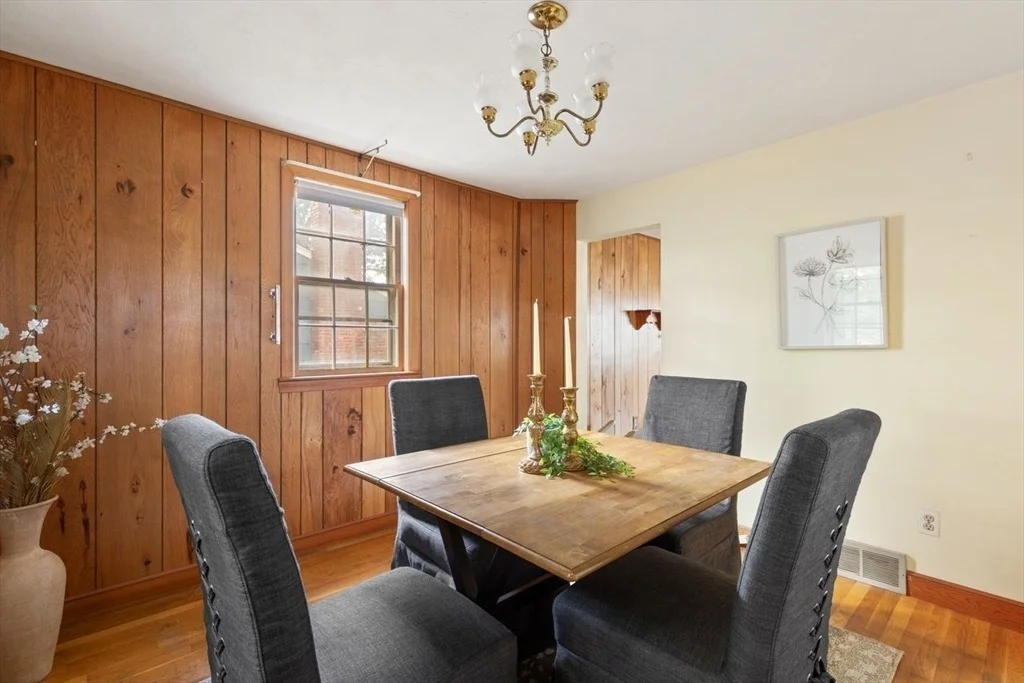 Photo of 7 Debra Ln