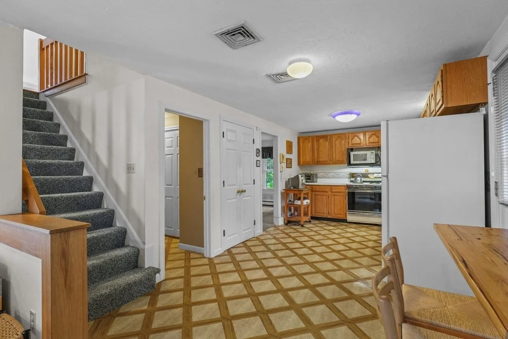 Photo of 53 Long Ave