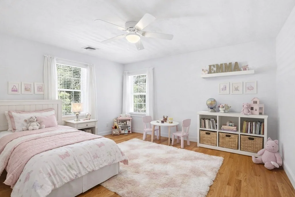 Photo of 8 Winterberry Ln