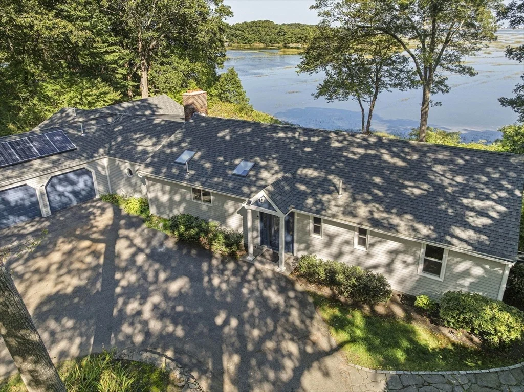 Photo of 110 Damon's Point Road